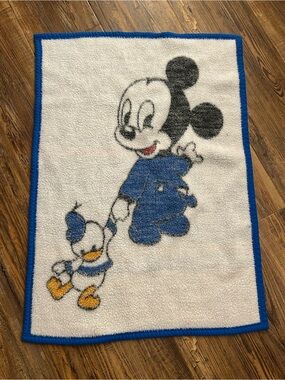 Vintage 1984 Walt Disney Mickey Mouse & Donald Duck Baby Throw Blanket